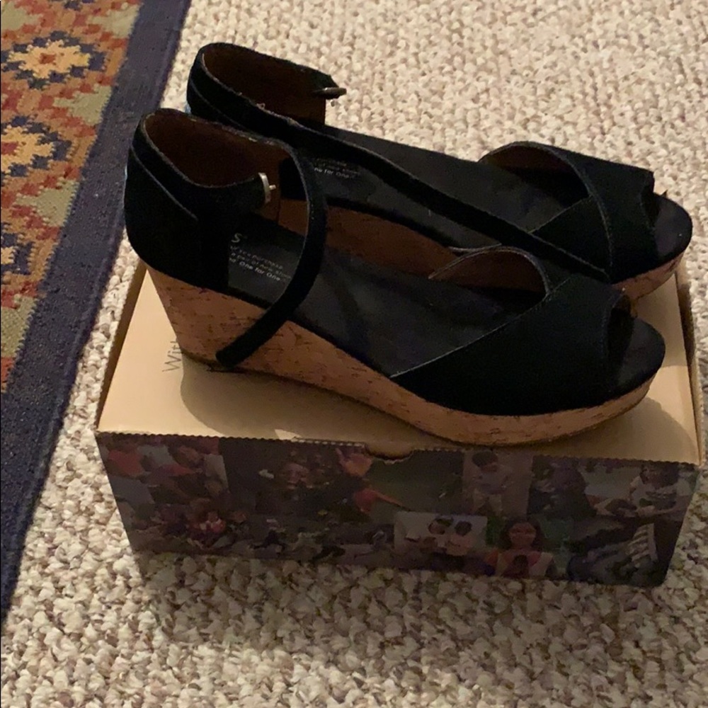 TOMS wedges
